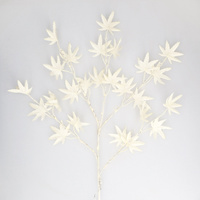 Rama decorativa LED de hojas de arce blancas 0,70M Luz calida