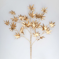 Rama decorativa LED de hojas de arce doradas 0,70M Luz calida